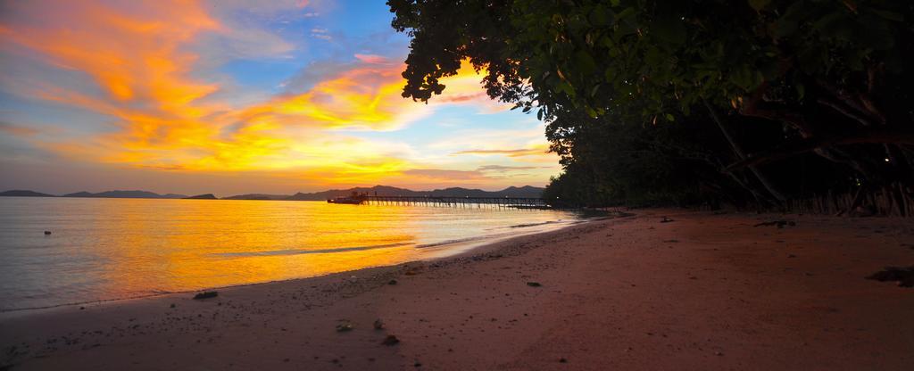 Raja Ampat Dive Resort Tapokreng Exterior foto